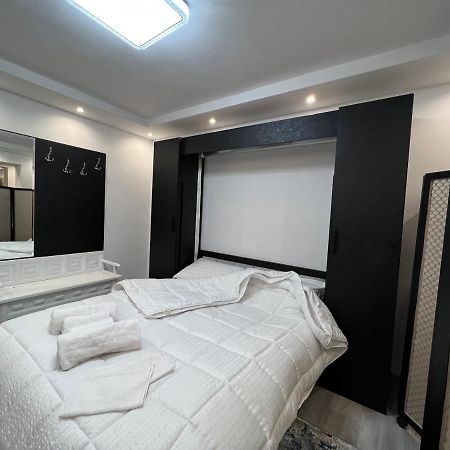 Apartment Tirana On Myslym Shyri Eksteriør billede